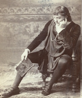 Wilson Barrett as Hamlet.